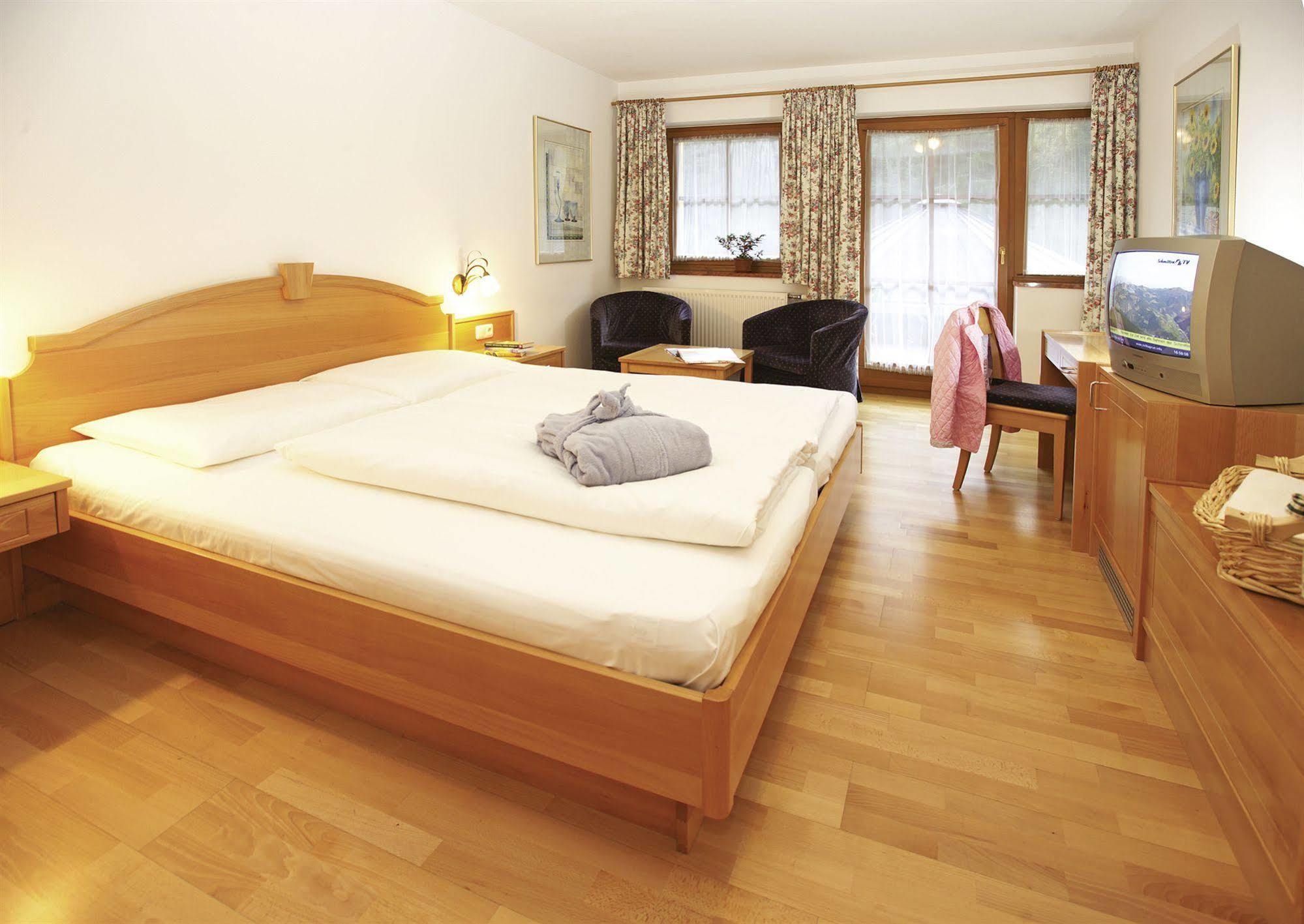 Hotel Stadt Wien 젤암제 외부 사진